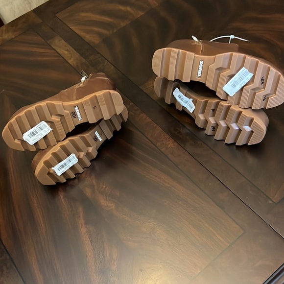 Sorel
Joan of Arctic Waterproof Leather Wedge Zip Booties - Picture 13 of 16